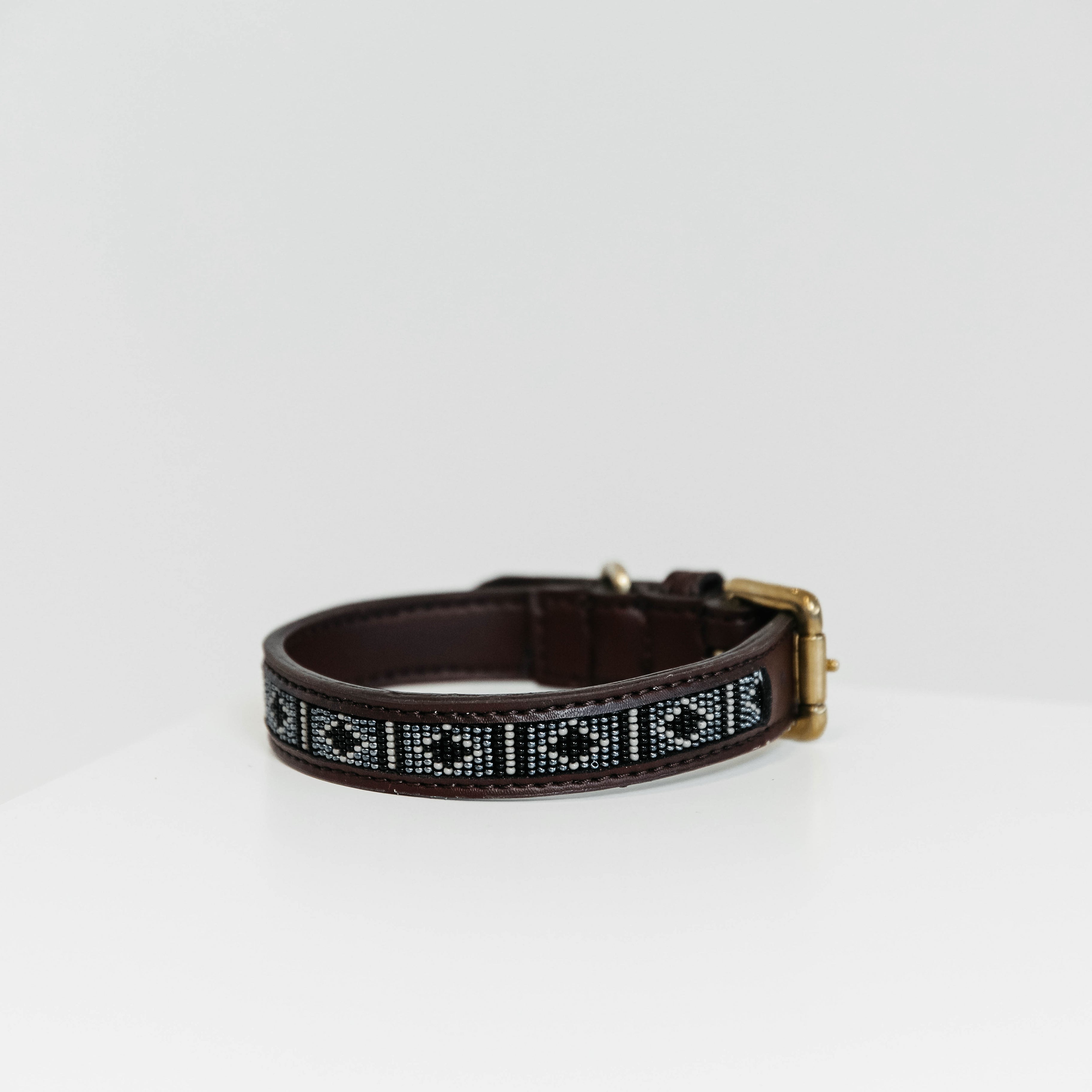 Halsband mit Perlen - silber